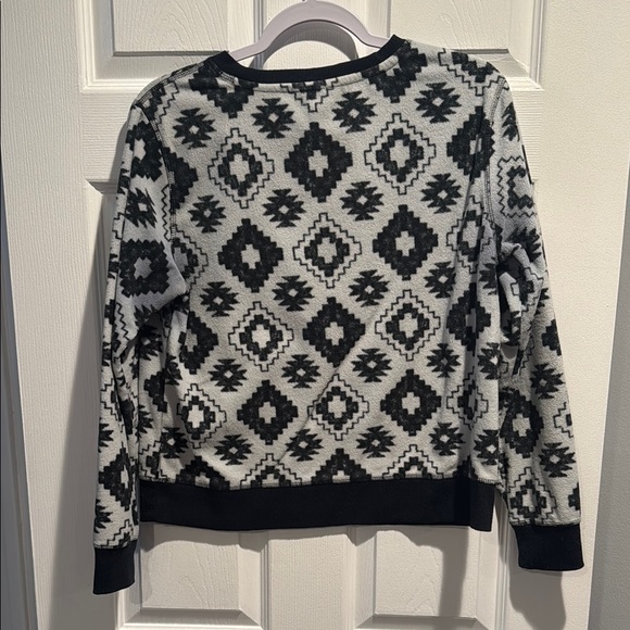 Eddie Bauer Black and White Crew Neck Sweater - Picture 3 of 4